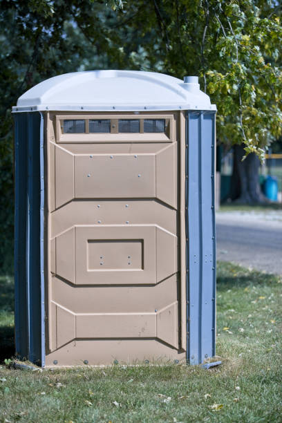 Best Portable bathroom rental  in Salina, OK
